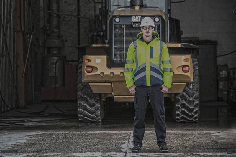 Perfekt für die Arbeit gekleidet mit CAT.